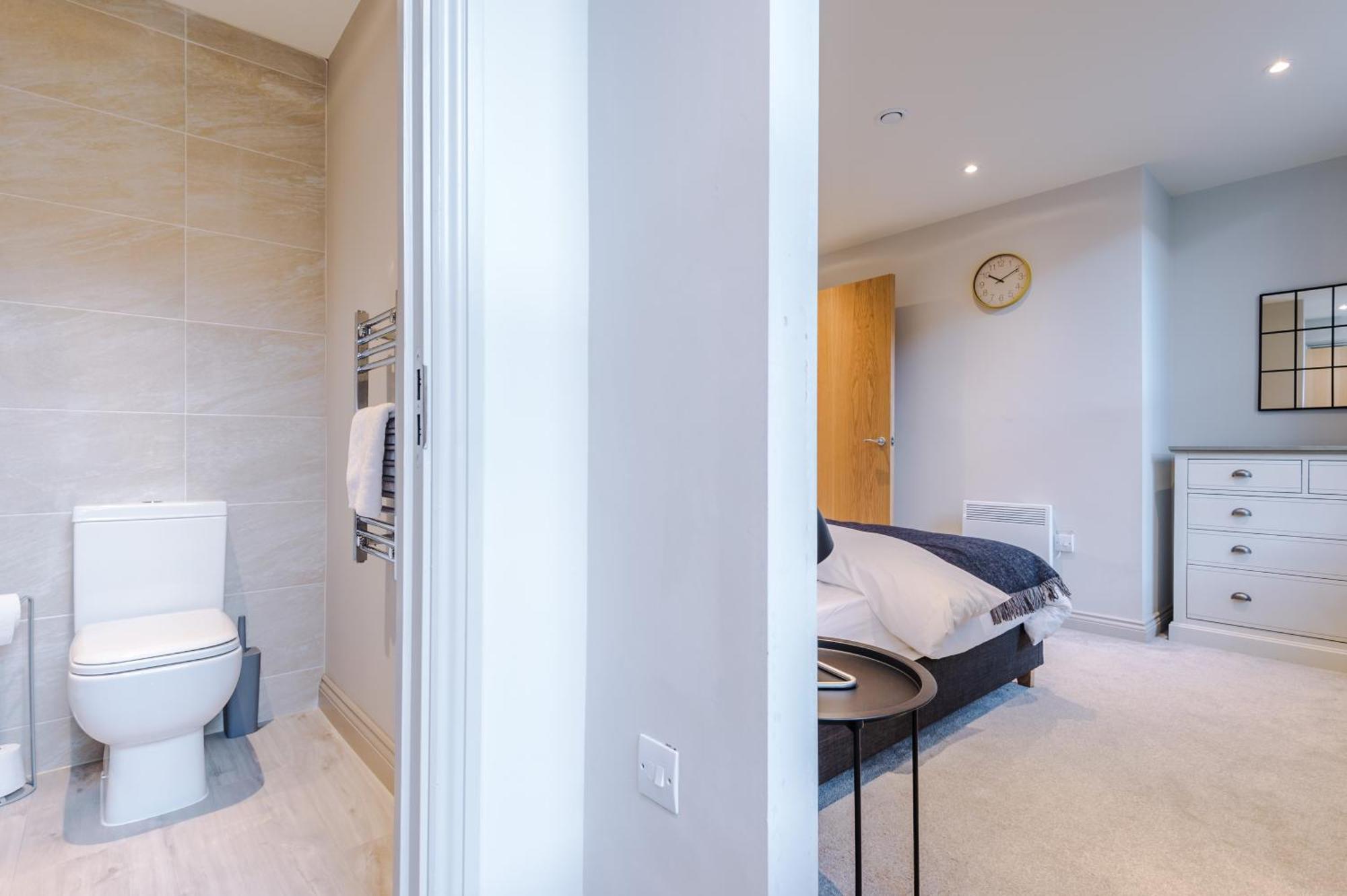Designer In Leeds Sleeps 6