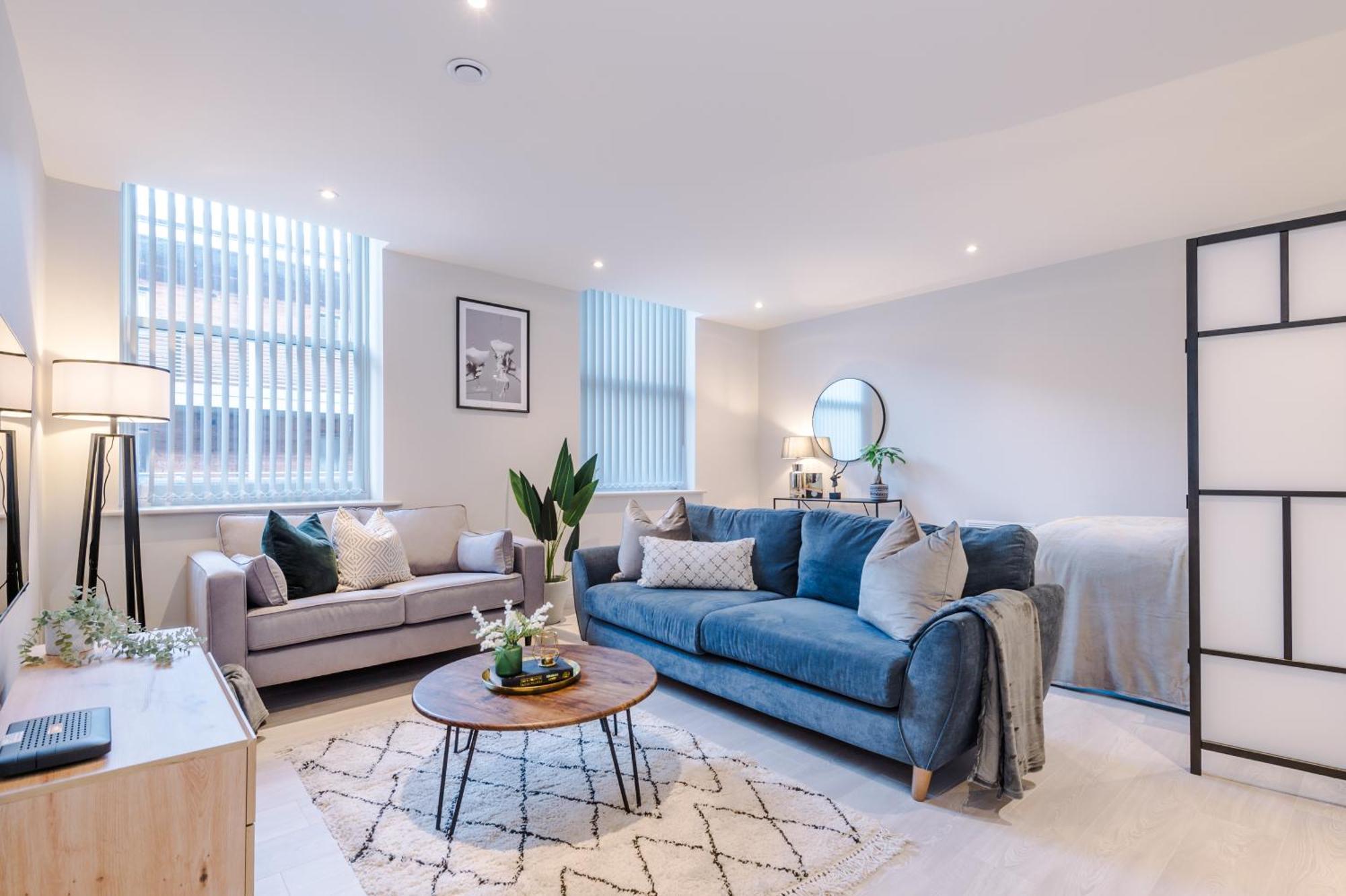 Designer In Leeds Sleeps 6 *