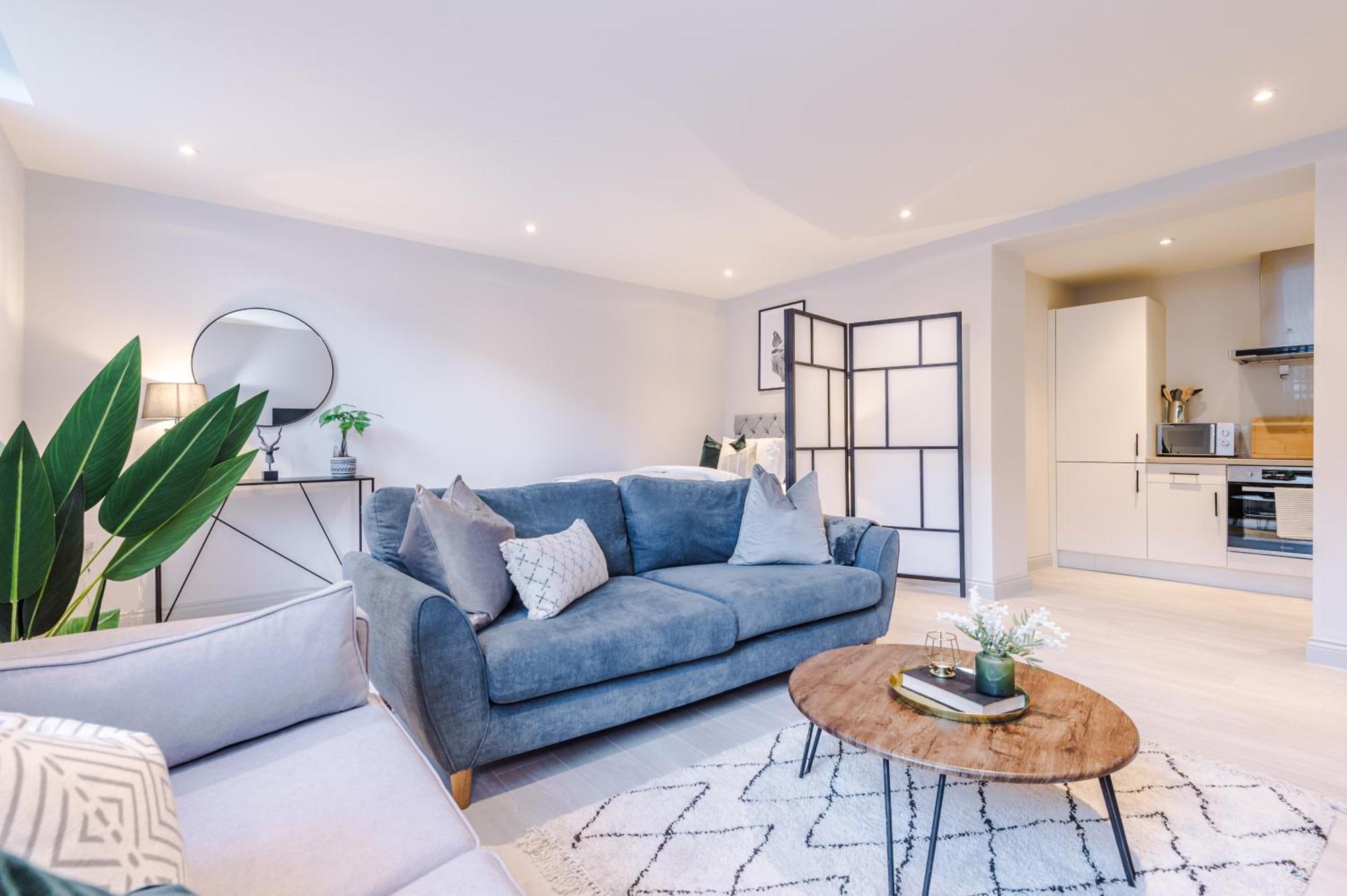 Designer In Leeds Sleeps 6